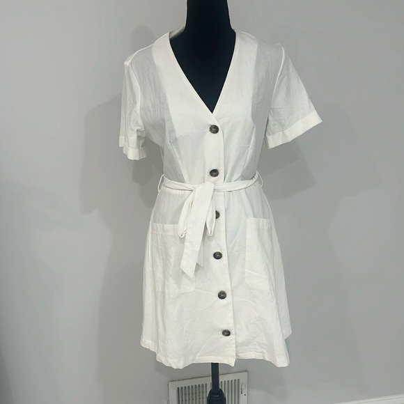 SHEIN Dresses & Skirts - SHEIN wrap white dress